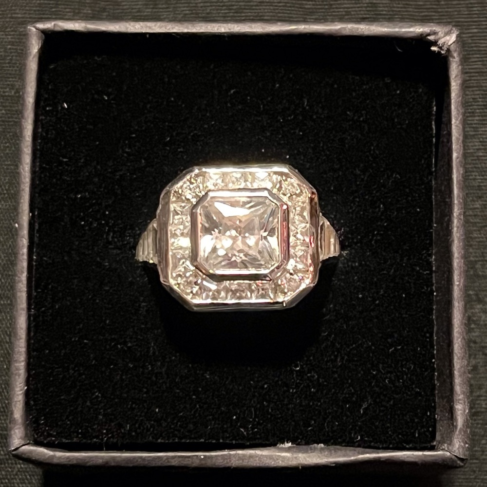 Sterling silver and CZ ring - Picture 7 of 8